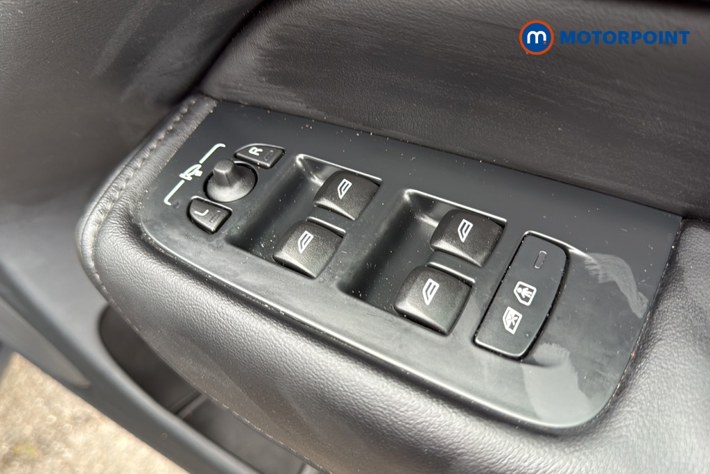 Volvo Xc60 Plus Automatic Petrol SUV - Stock Number (1640811) - 19th supplementary image