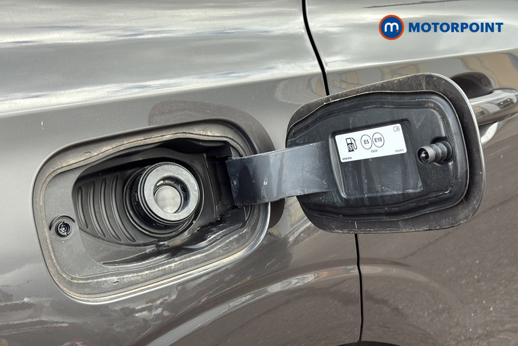 Volvo Xc60 Plus Automatic Petrol SUV - Stock Number (1640811) - 41st supplementary image