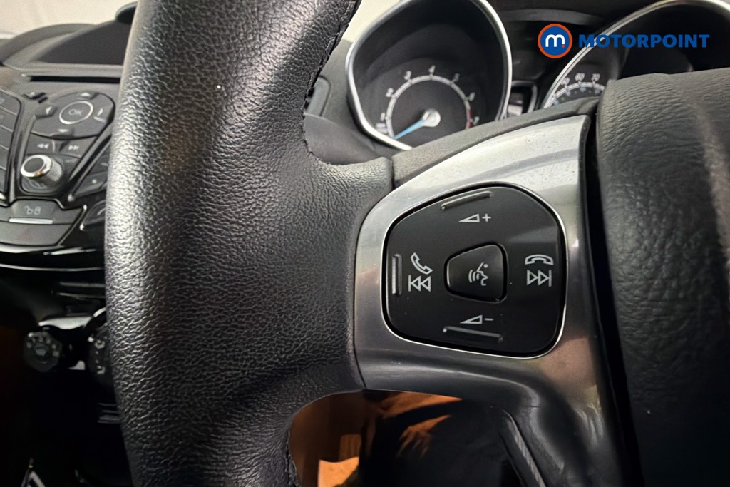 Ford Fiesta Zetec Manual Petrol Hatchback - Stock Number (1641551) - 3rd supplementary image