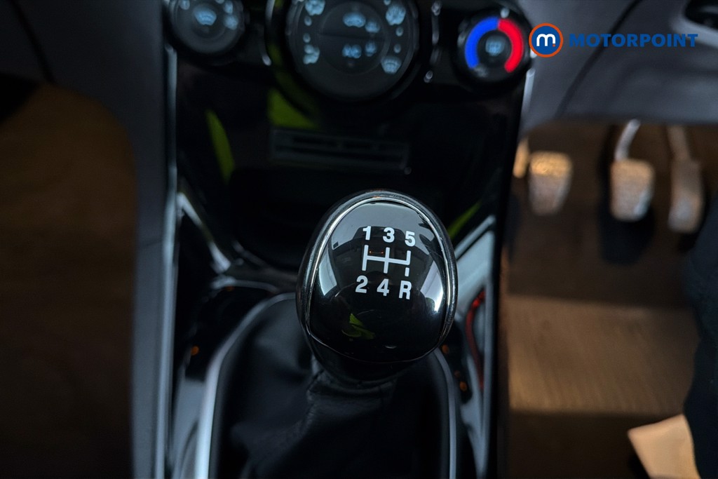 Ford Fiesta Zetec Manual Petrol Hatchback - Stock Number (1641551) - 15th supplementary image