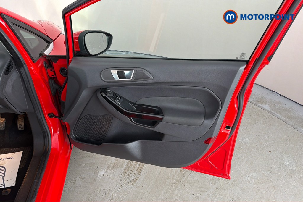 Ford Fiesta Zetec Manual Petrol Hatchback - Stock Number (1641551) - 19th supplementary image