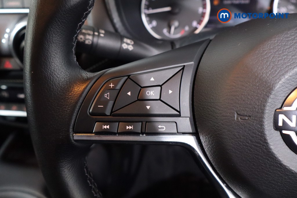 Nissan Juke N-Connecta Manual Petrol SUV - Stock Number (1642631) - 7th supplementary image