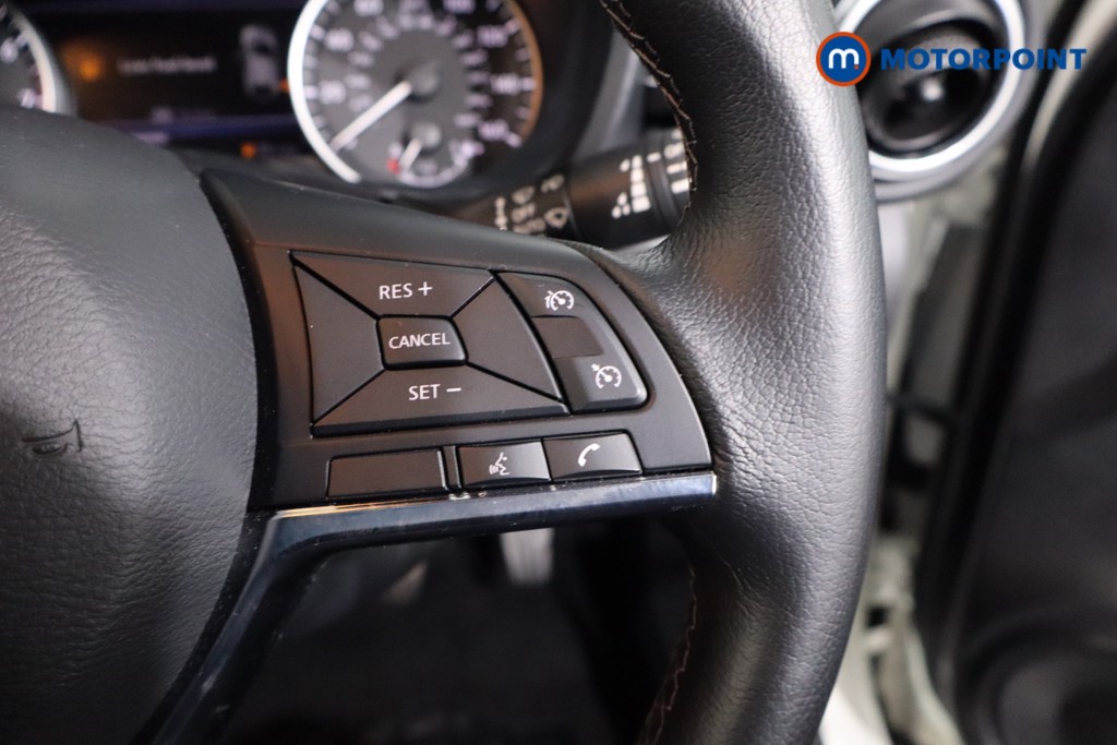 Nissan Juke N-Connecta Manual Petrol SUV - Stock Number (1642631) - 8th supplementary image