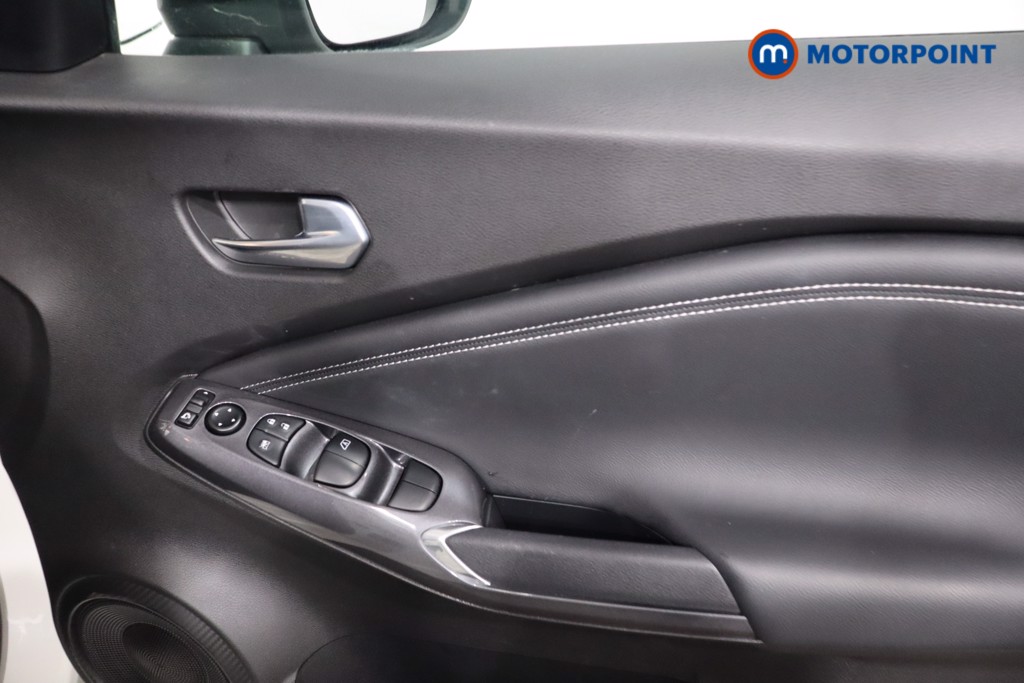 Nissan Juke N-Connecta Manual Petrol SUV - Stock Number (1642631) - 24th supplementary image