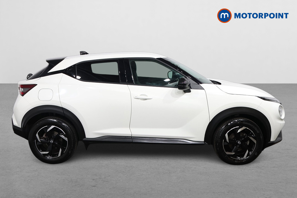 Nissan Juke N-Connecta Manual Petrol SUV - Stock Number (1642631) - Drivers side