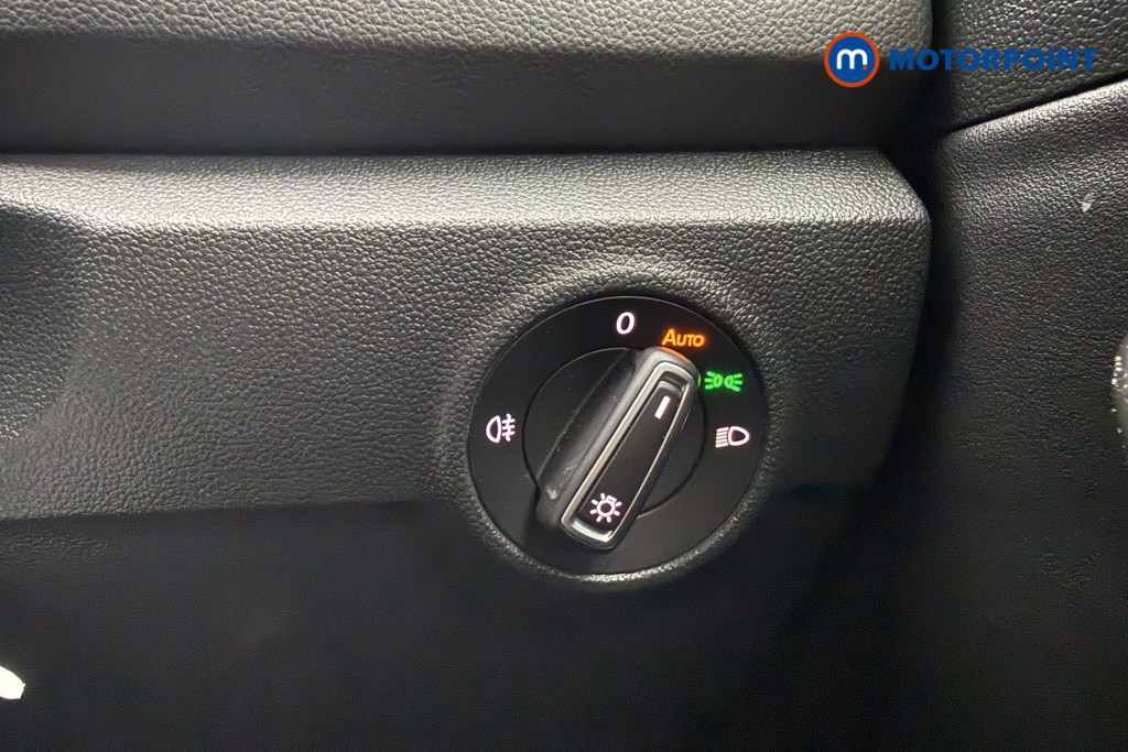 Volkswagen T-Roc R-Line Manual Diesel SUV - Stock Number (1642870) - 17th supplementary image