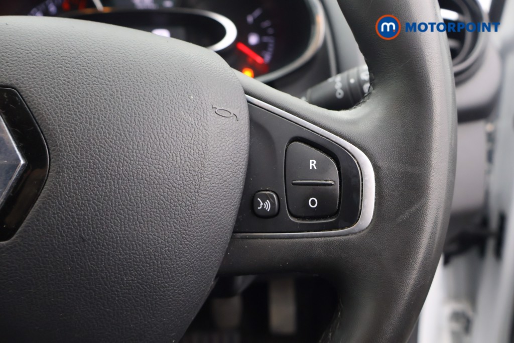 Renault Clio Iconic Manual Petrol Hatchback - Stock Number (1611565) - 4th supplementary image