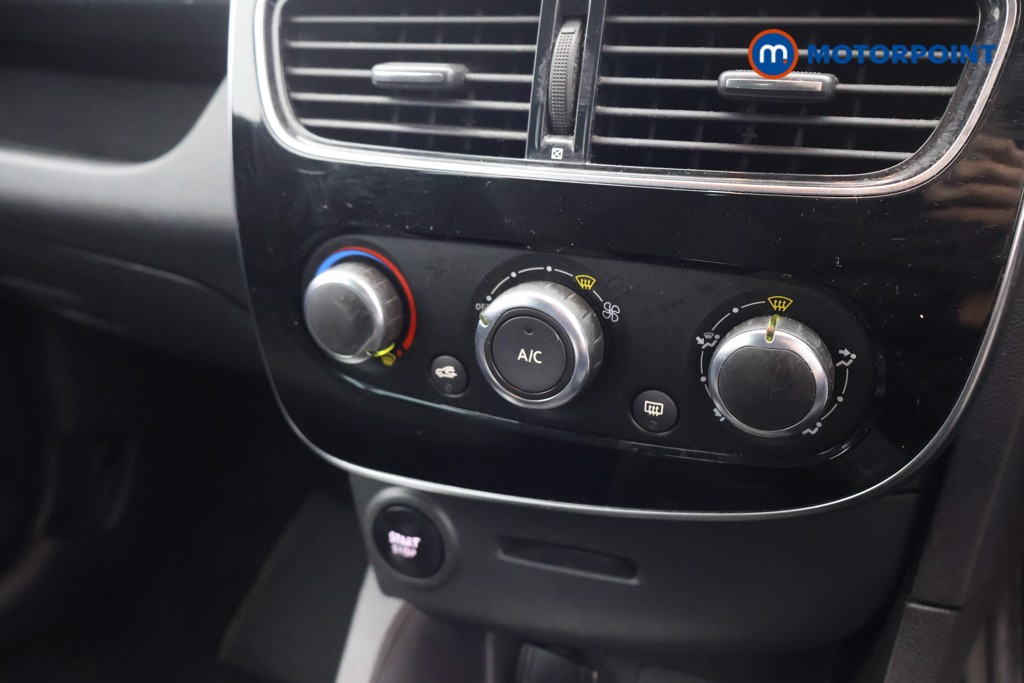 Renault Clio Iconic Manual Petrol Hatchback - Stock Number (1611565) - 6th supplementary image
