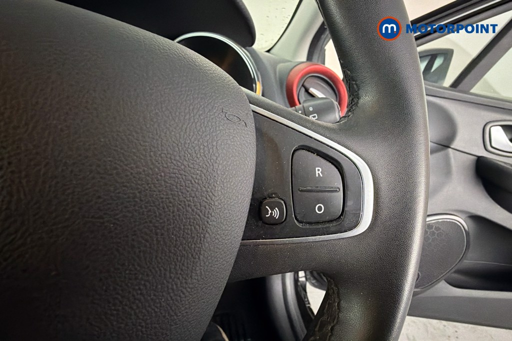 Renault Clio Iconic Manual Petrol Hatchback - Stock Number (1619145) - 4th supplementary image