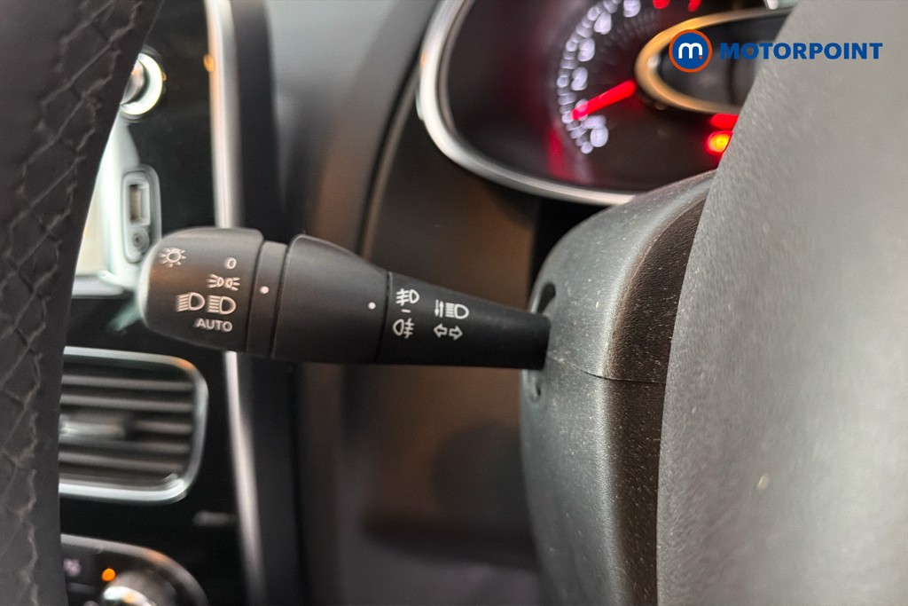 Renault Clio Iconic Manual Petrol Hatchback - Stock Number (1619145) - 6th supplementary image