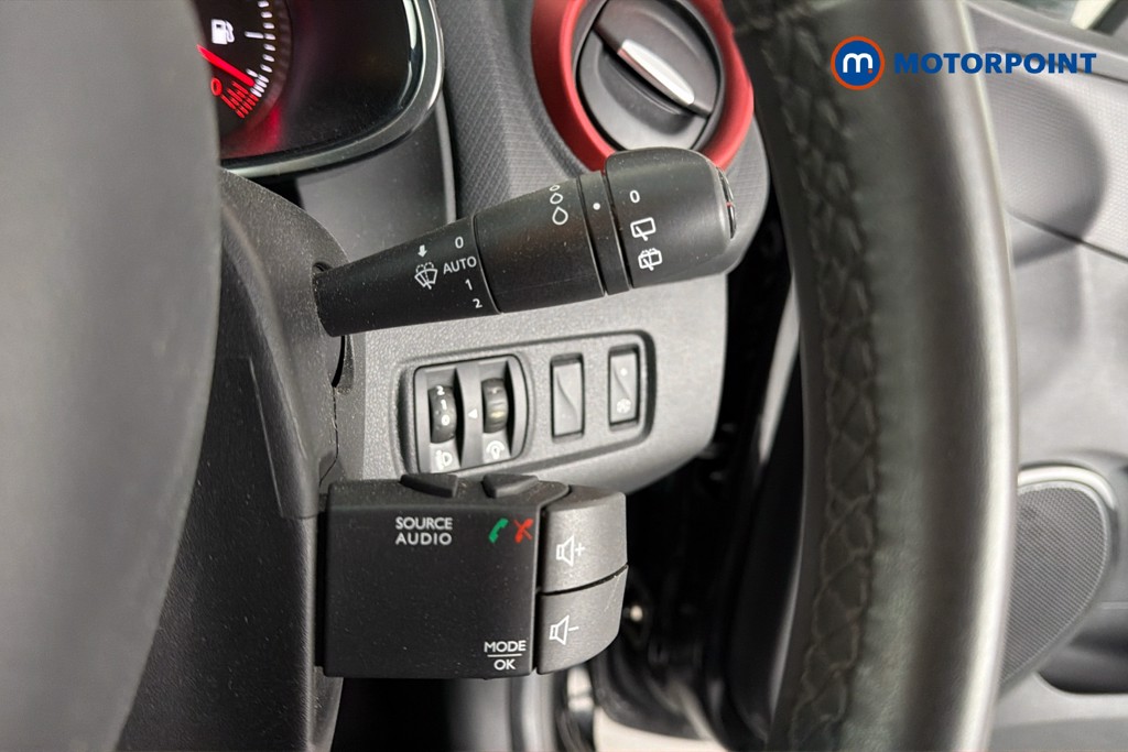 Renault Clio Iconic Manual Petrol Hatchback - Stock Number (1619145) - 7th supplementary image