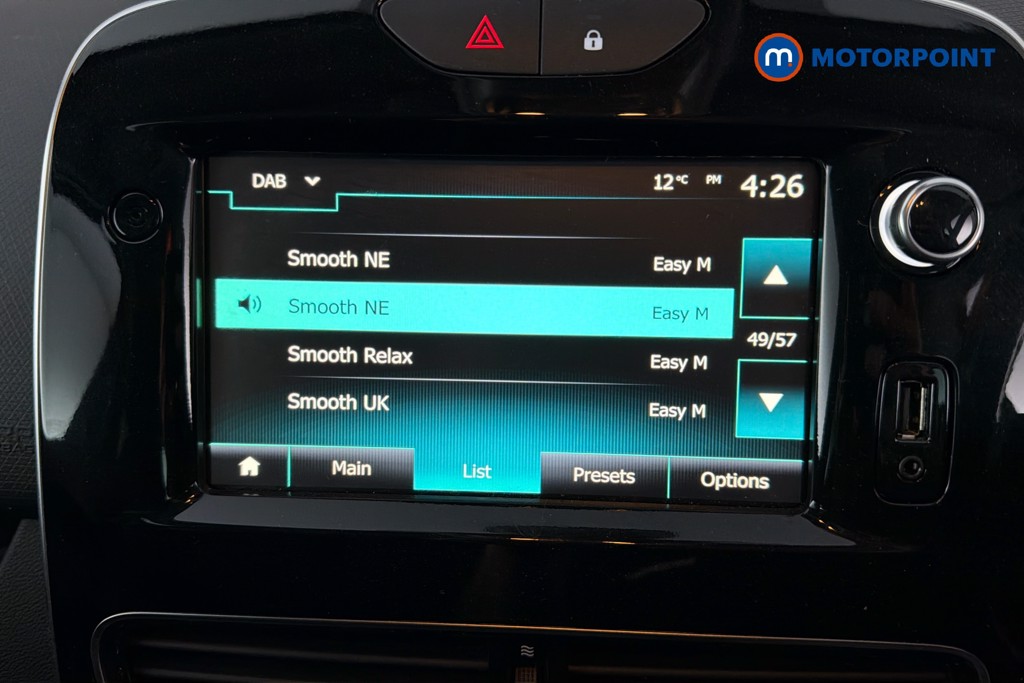 Renault Clio Iconic Manual Petrol Hatchback - Stock Number (1619145) - 9th supplementary image