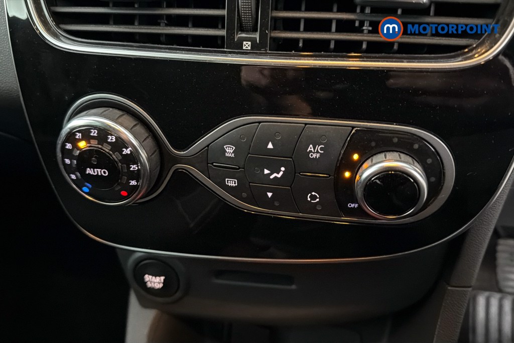 Renault Clio Iconic Manual Petrol Hatchback - Stock Number (1619145) - 12th supplementary image