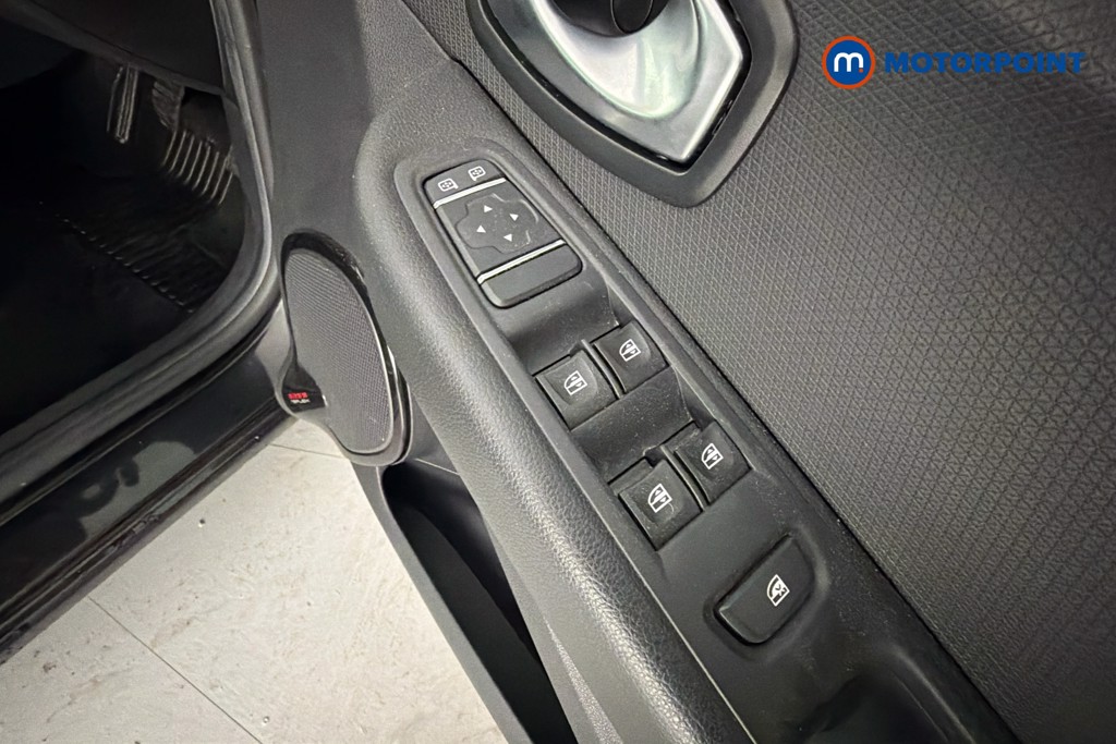 Renault Clio Iconic Manual Petrol Hatchback - Stock Number (1619145) - 20th supplementary image