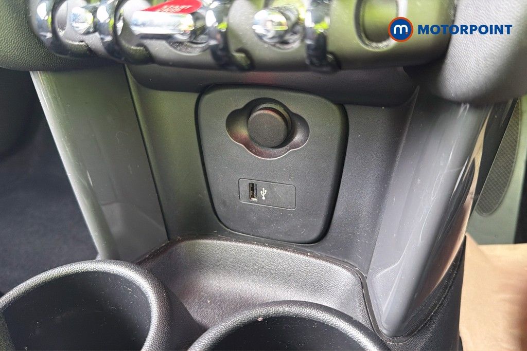 Mini Hatchback Cooper Classic Manual Petrol Hatchback - Stock Number (1625600) - 17th supplementary image
