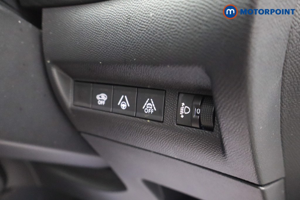 Peugeot 2008 Allure Premium-Plus Automatic Electric SUV - Stock Number (1628563) - 4th supplementary image