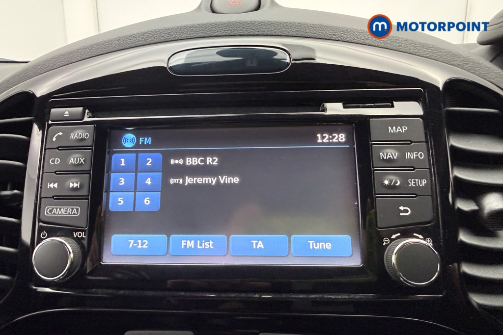 Nissan Juke Tekna Manual Petrol SUV - Stock Number (1629010) - 4th supplementary image