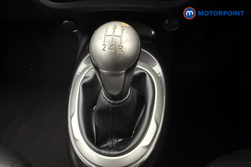 Nissan Juke Tekna Manual Petrol SUV - Stock Number (1629010) - 7th supplementary image