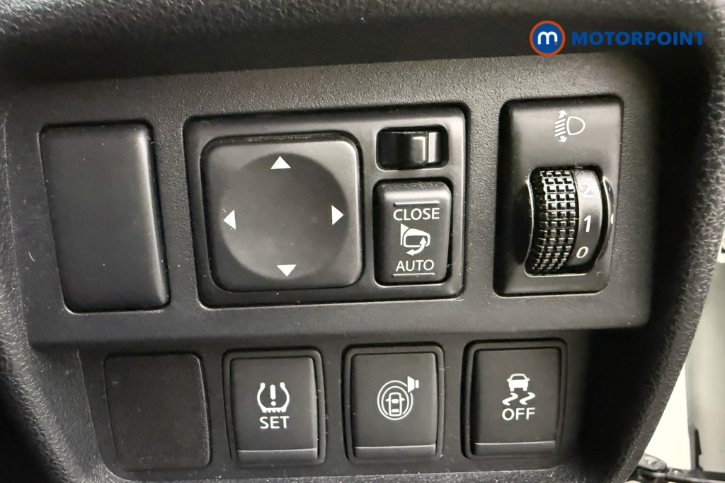 Nissan Juke Tekna Manual Petrol SUV - Stock Number (1629010) - 17th supplementary image