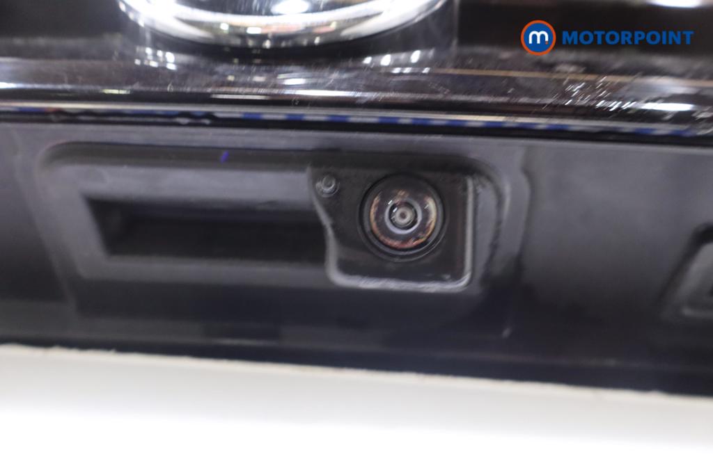 Volkswagen Passat Life Automatic Petrol Plug-In Hybrid Estate - Stock Number (1632899) - 5th supplementary image
