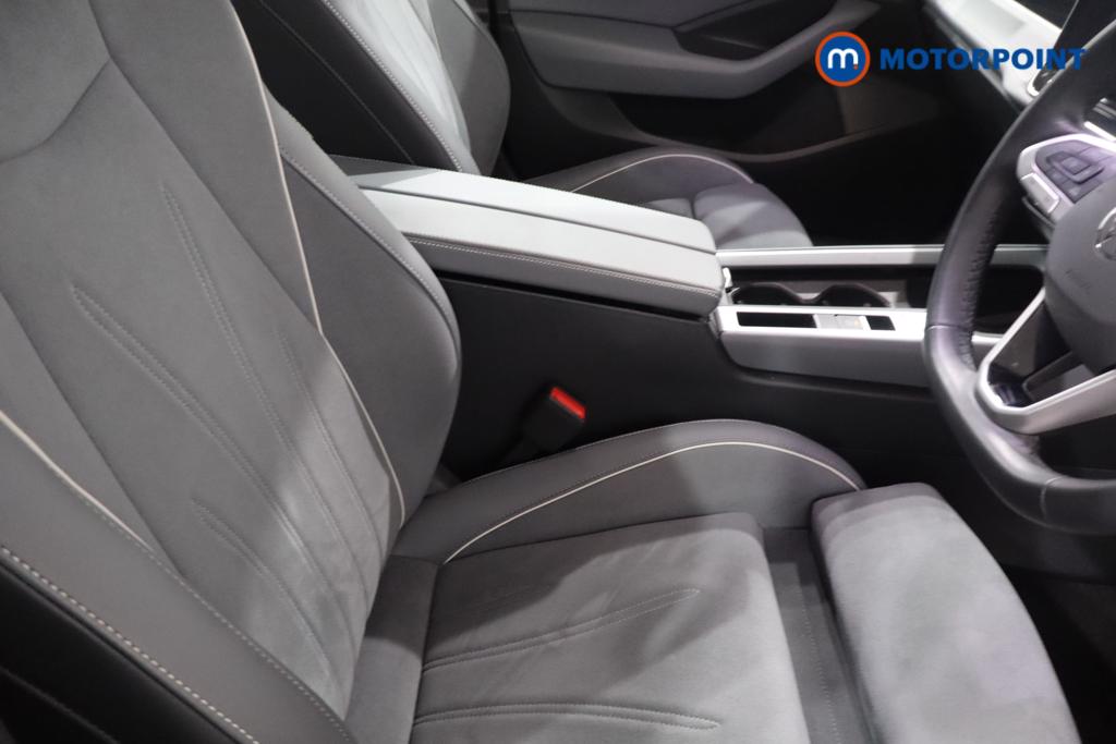 Volkswagen Passat Life Automatic Petrol Plug-In Hybrid Estate - Stock Number (1632899) - 15th supplementary image