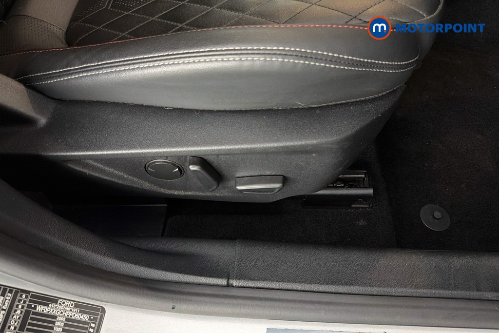Ford Focus St-Line X Automatic Petrol Estate - Stock Number (1634067) - 25th supplementary image