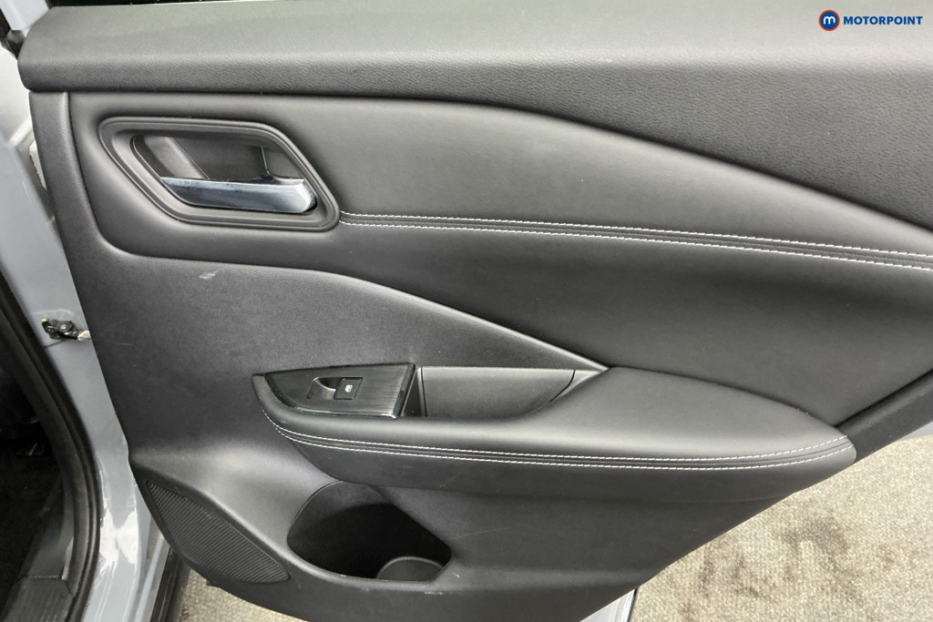 Nissan Qashqai N-Connecta Automatic Petrol-Electric Hybrid SUV - Stock Number (1635149) - 25th supplementary image