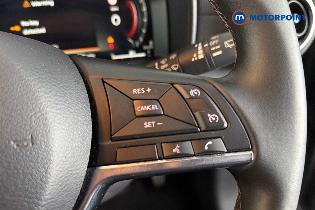Nissan Juke N-Connecta Manual Petrol SUV - Stock Number (1635881) - 4th supplementary image