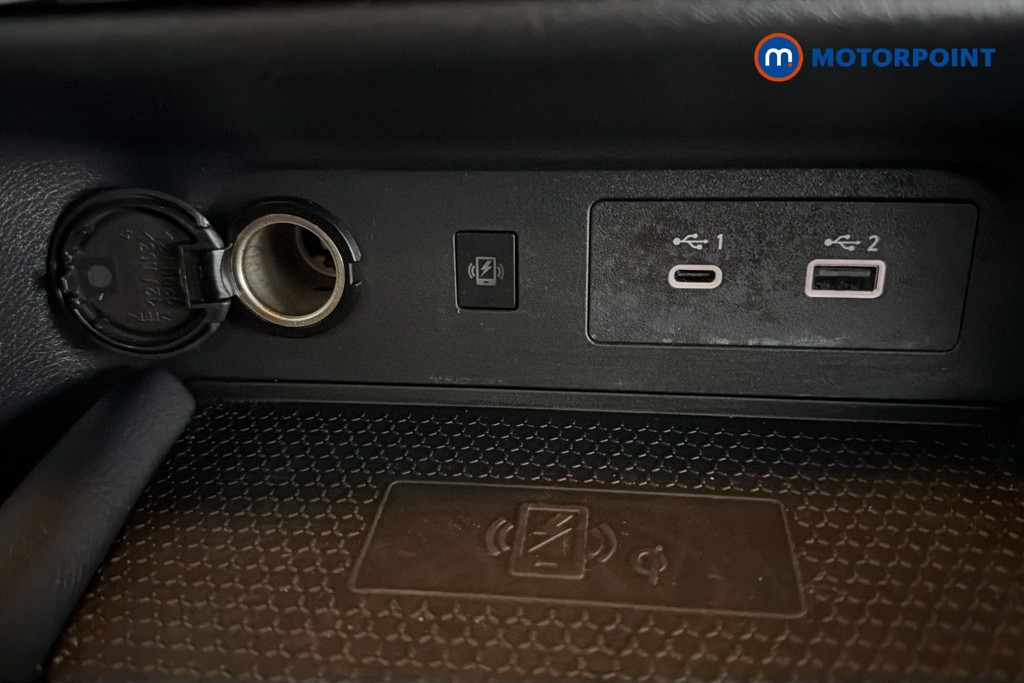 Nissan Juke N-Connecta Manual Petrol SUV - Stock Number (1635881) - 17th supplementary image