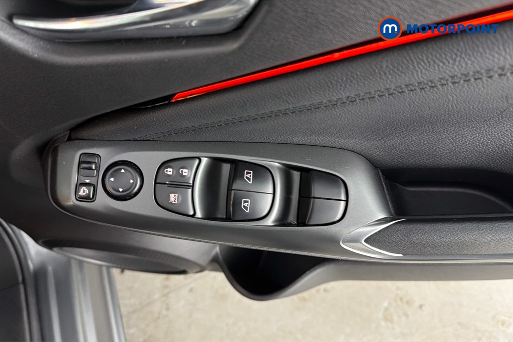Nissan Juke N-Connecta Manual Petrol SUV - Stock Number (1635881) - 20th supplementary image