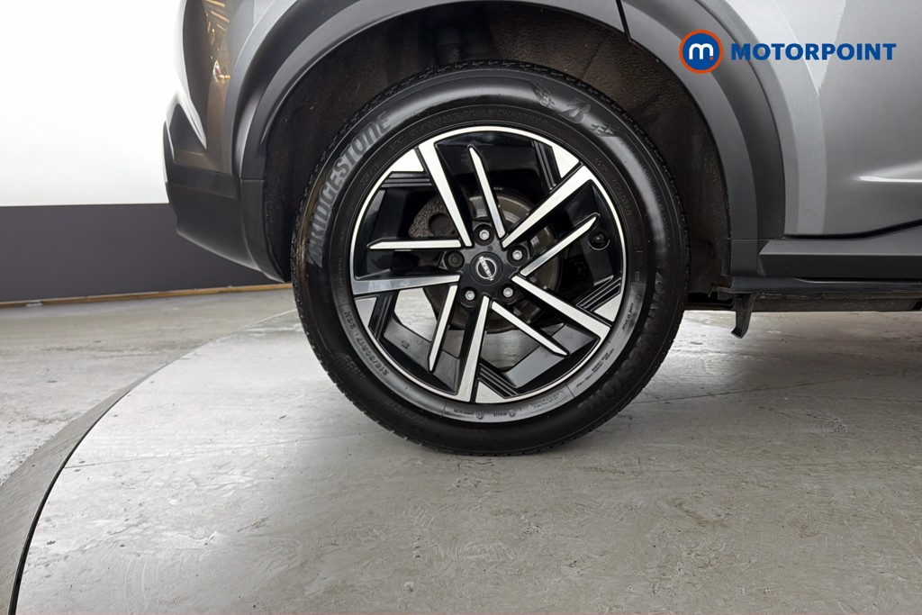 Nissan Juke N-Connecta Manual Petrol SUV - Stock Number (1635881) - 49th supplementary image