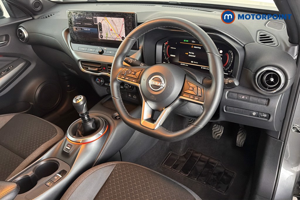 Nissan Juke N-Connecta Manual Petrol SUV - Stock Number (1635881) - 1st supplementary image