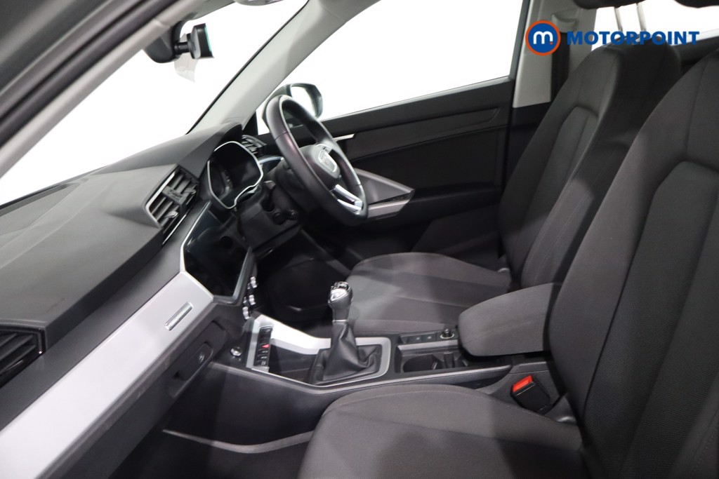 Audi Q3 Technik Manual Petrol SUV - Stock Number (1637967) - 4th supplementary image