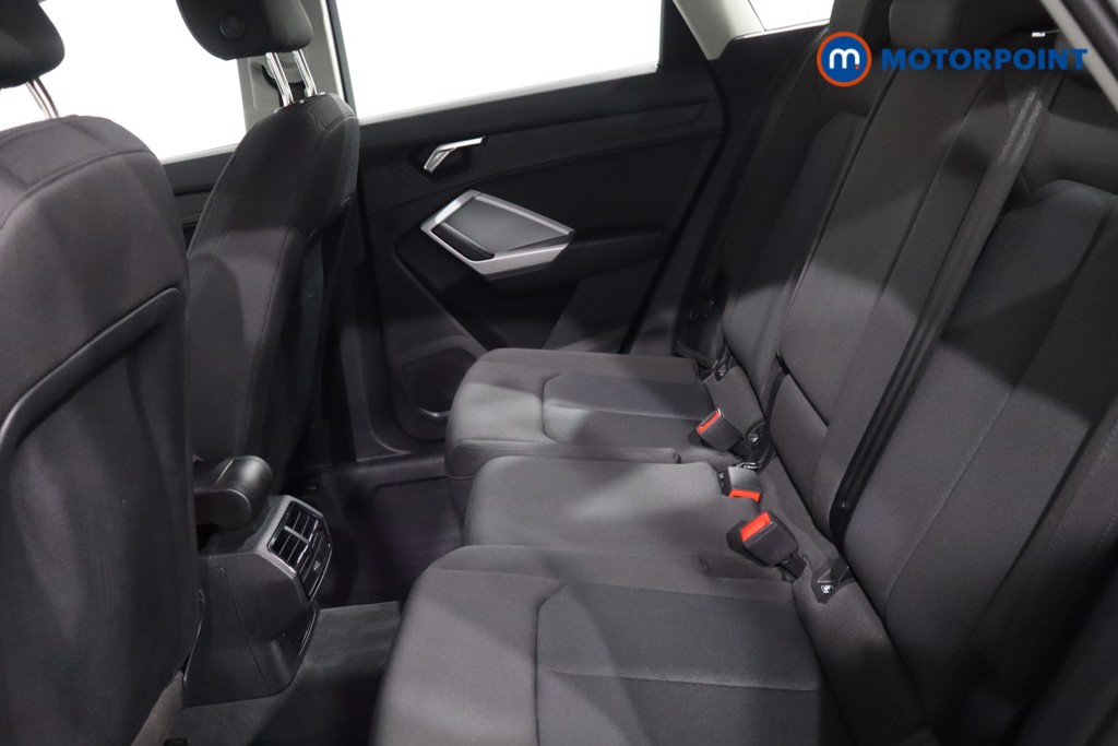 Audi Q3 Technik Manual Petrol SUV - Stock Number (1637967) - 5th supplementary image