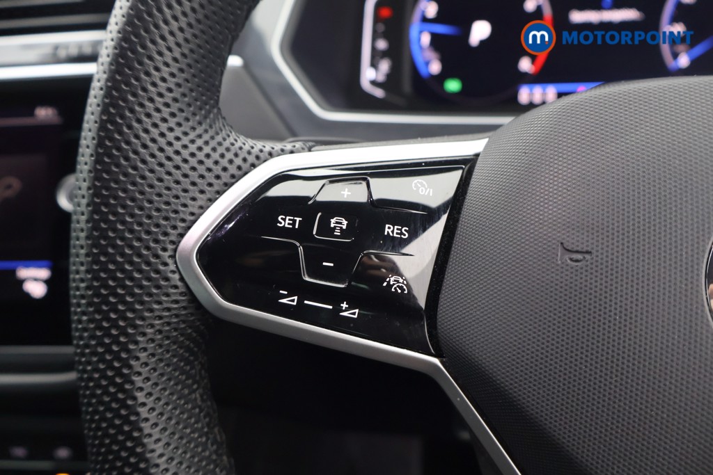 Volkswagen Tiguan R-Line Automatic Petrol SUV - Stock Number (1638902) - 3rd supplementary image