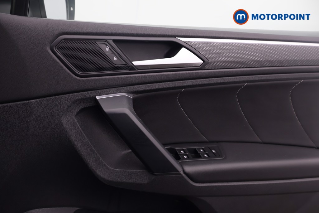 Volkswagen Tiguan R-Line Automatic Petrol SUV - Stock Number (1638902) - 8th supplementary image