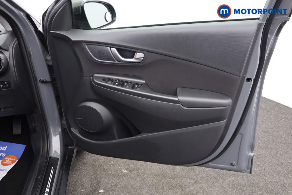 Hyundai Kona Premium Manual Petrol SUV - Stock Number (1638932) - 2nd supplementary image
