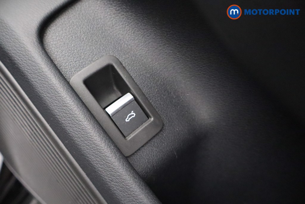 Audi A4 Black Edition Automatic Petrol Estate - Stock Number (1638954) - 4th supplementary image