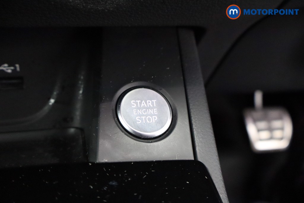 Audi A4 Black Edition Automatic Petrol Estate - Stock Number (1638954) - 15th supplementary image