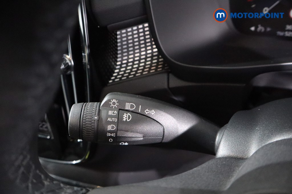 Volvo Xc40 R Design Automatic Petrol SUV - Stock Number (1640015) - 14th supplementary image