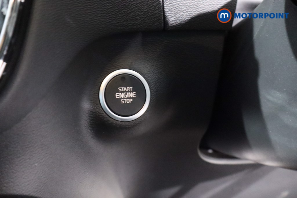 Volvo Xc40 R Design Automatic Petrol SUV - Stock Number (1640015) - 19th supplementary image