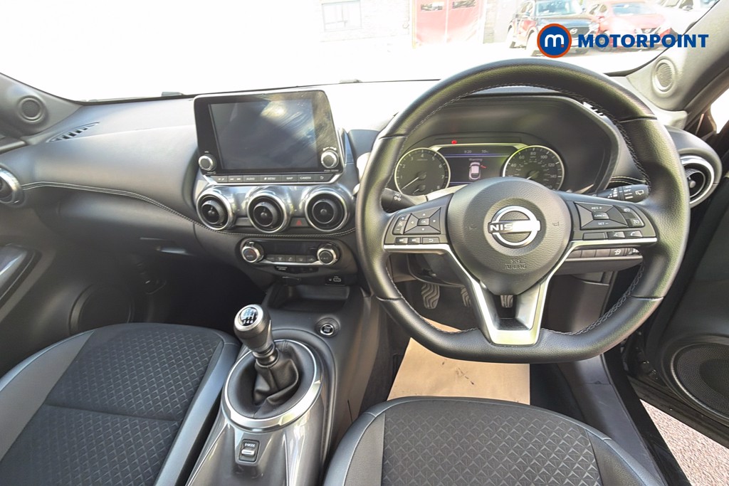 Nissan Juke N-Connecta Manual Petrol SUV - Stock Number (1640228) - 2nd supplementary image
