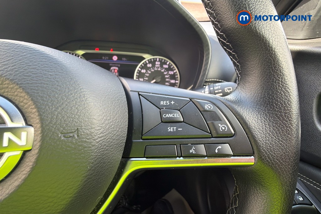 Nissan Juke N-Connecta Manual Petrol SUV - Stock Number (1640228) - 4th supplementary image
