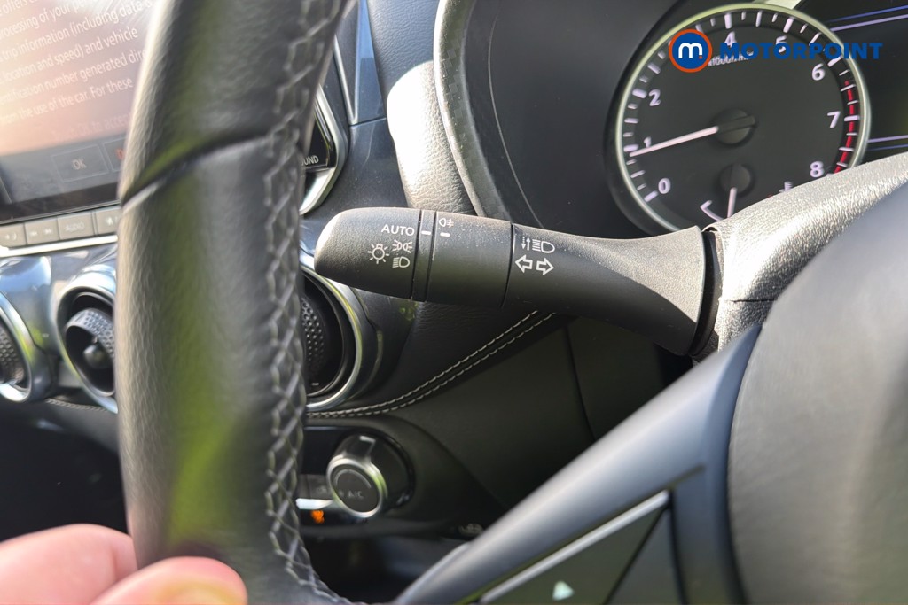 Nissan Juke N-Connecta Manual Petrol SUV - Stock Number (1640228) - 6th supplementary image