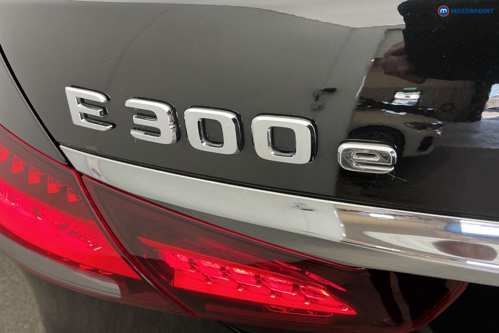 Mercedes-Benz E Class Amg Line Night Edition Automatic Petrol Plug-In Hybrid Saloon - Stock Number (1640298) - 29th supplementary image