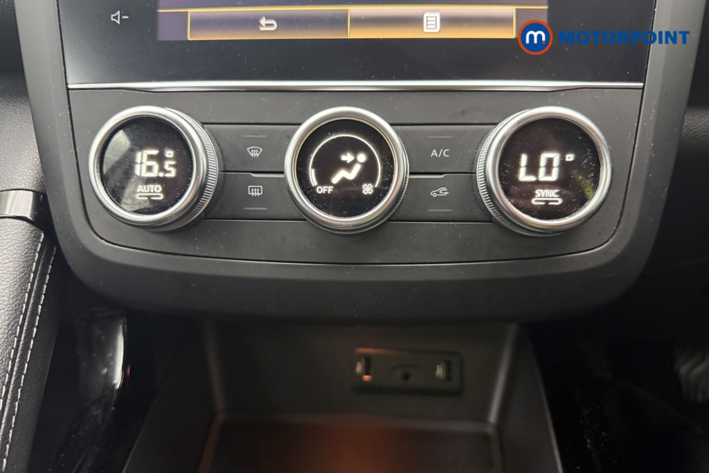Renault Kadjar Play Manual Petrol SUV - Stock Number (1640925) - 12th supplementary image