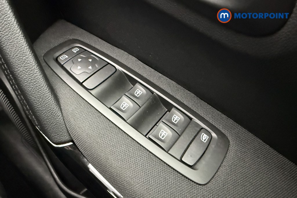 Renault Kadjar Play Manual Petrol SUV - Stock Number (1640925) - 14th supplementary image