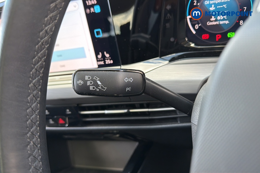 Volkswagen Golf Style Automatic Petrol Hatchback - Stock Number (1640984) - 5th supplementary image