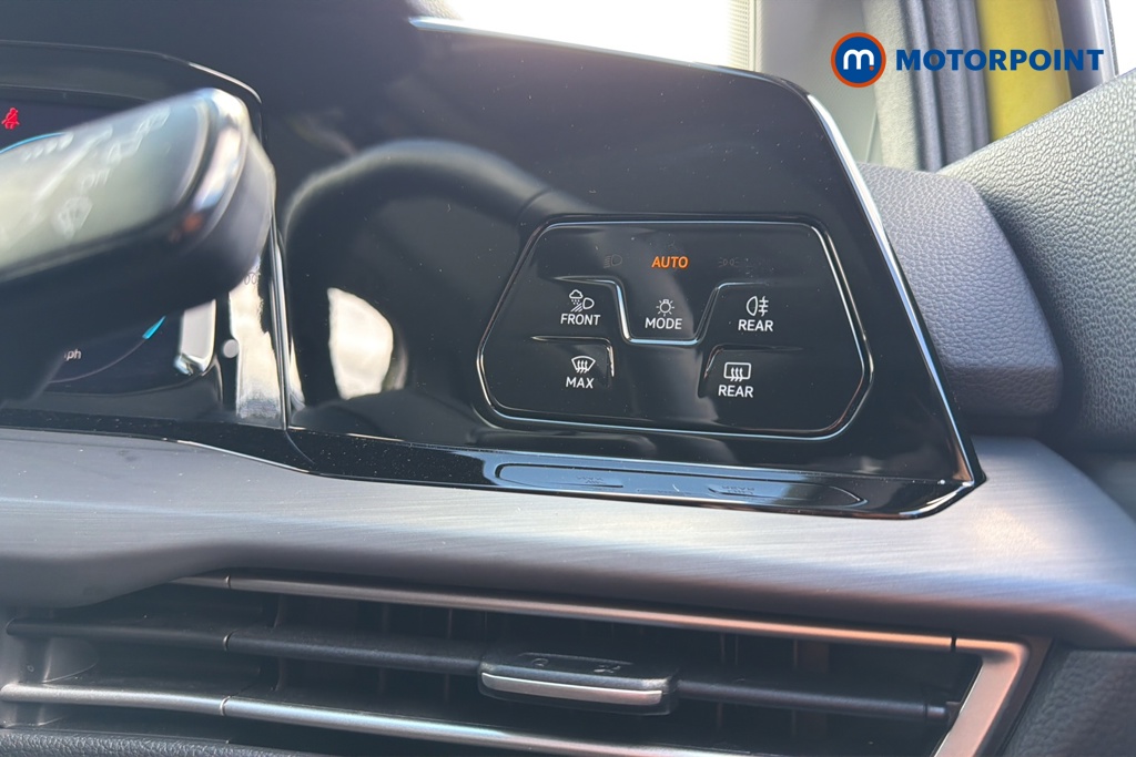Volkswagen Golf Style Automatic Petrol Hatchback - Stock Number (1640984) - 11th supplementary image