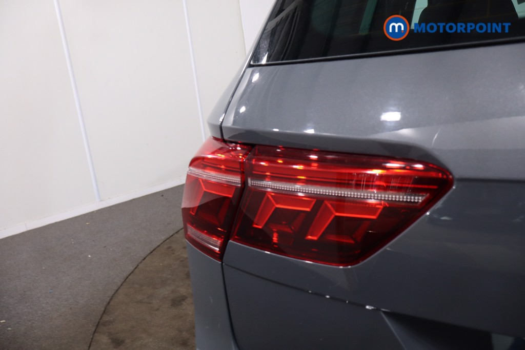 Volkswagen Tiguan R-Line Automatic Petrol SUV - Stock Number (1641115) - 37th supplementary image